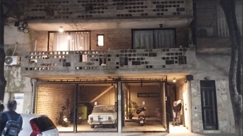 El frente del edificio en el que ocurrió el femicidio.