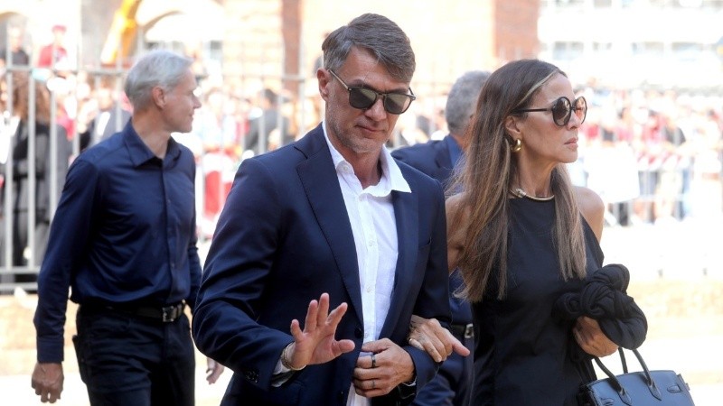 Paolo Maldini, uno de los exfutbolistas que llegaron al funeral. (EFE)
