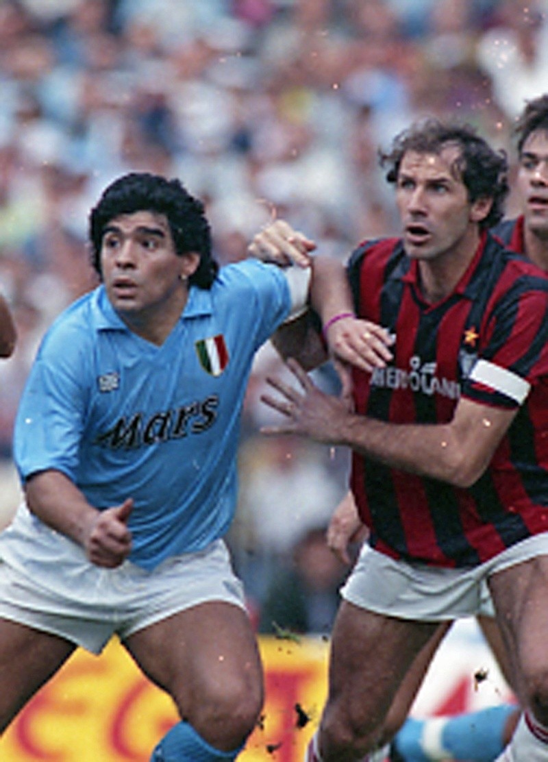 &nbsp;Baresi marcando a Maradona, el que más le costó.