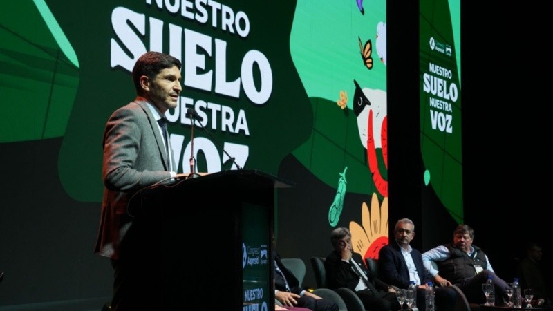 El gobernador en la apertura del Congreso de