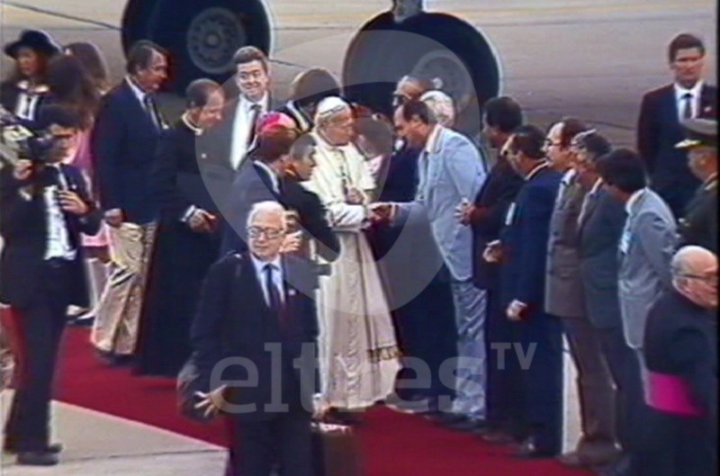 &nbsp;&nbsp;La llegada de Juan pablo II al aeropuerto de Fisherton (Rosario3)