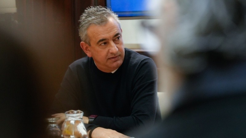 El intendente Pablo Javkin encabezó el acto oficial por el
