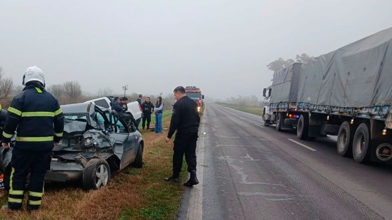 El hecho involucró a tres vehículos que circulaban en dirección a Rosario.