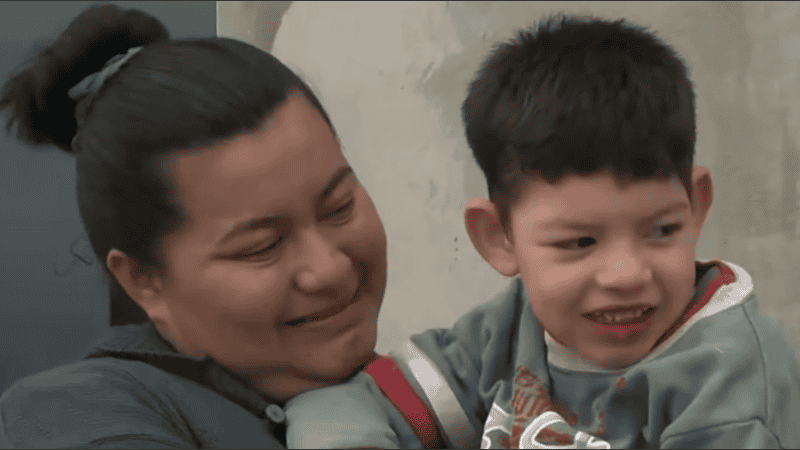 Una familia de Timbúes fue engañada al intentar conseguir una silla postural para Tomás, un nene de 4 años con parálisis cerebral.
