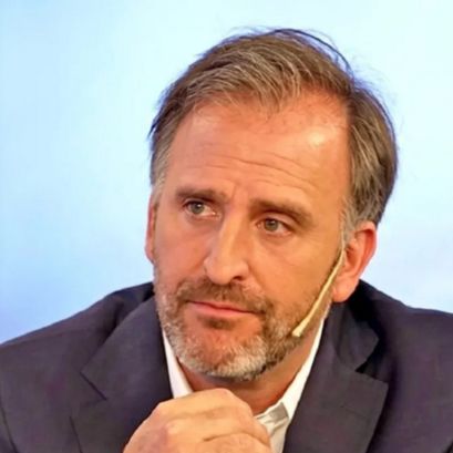 El senador libertario Joaquín Benegas Lynch dirige una empresa que gestiona ventas de tierras a extranjeros.