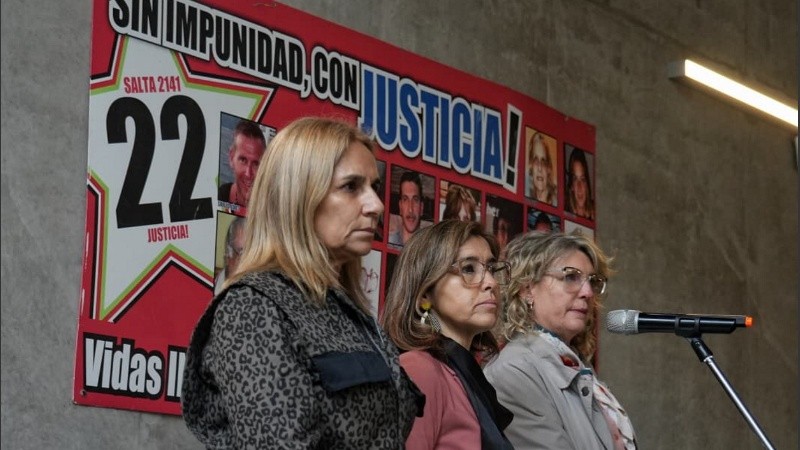 Familiares de las víctimas encabezaron el acto a 13 años de la explosión de Salta 2141.