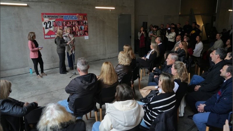 El acto homenaje a las 22 víctimas fatales y heridos en la explosión del edificio de Salta 2141 en 2013 se realizó este año en el Espacio Cultural y Educativo de la Memoria y la Música, el también denominado memorial.