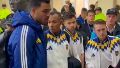 Los jugadores de Boca quedaron esperando en el hall del estadio.