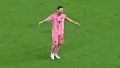 La reacción de Messi al enterarse que se suspendía el partido.
