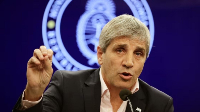 El ministro de Economía, Luis Caputo, habló de la actividad económica.