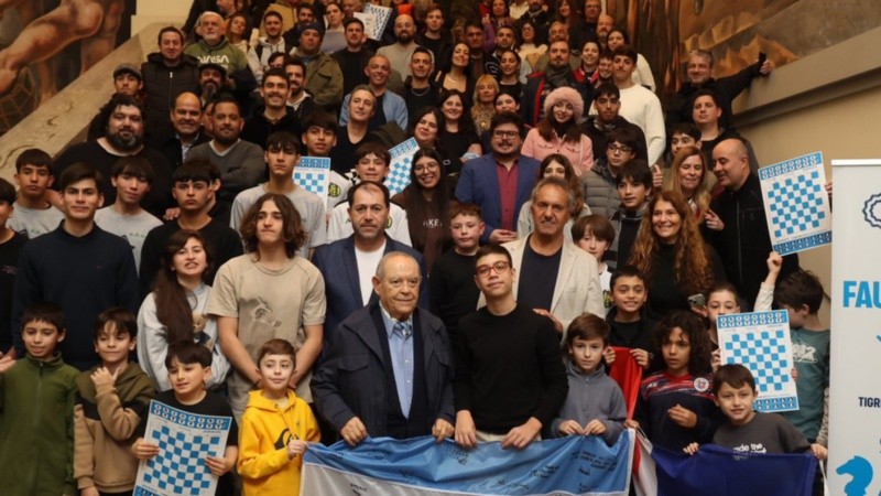 El joven ya inició su gira que lo depositará en Rosario.