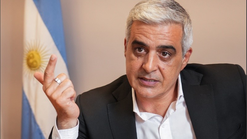 El rector de la UNR Franco Bartolacci.