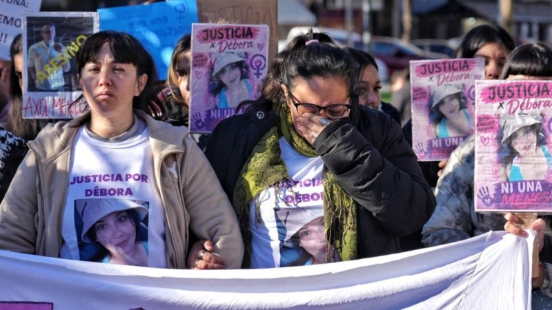 Dolor y bronca. Familiares de Débora siguieron la audiencia en un respetuoso silencio. Foto: Alan Monzón.