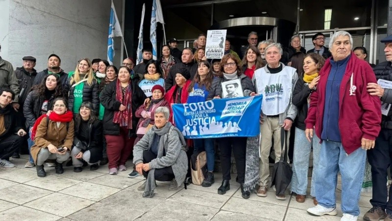 Fueron condenados cuatro expolicías y un exsecretario judicial por delitos de lesa humanidad cometidos durante la última dictadura.