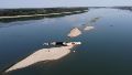 Un barco de la flota nazi, en jurisdicción de Serbia. Foto: Darko Vojinović/AP