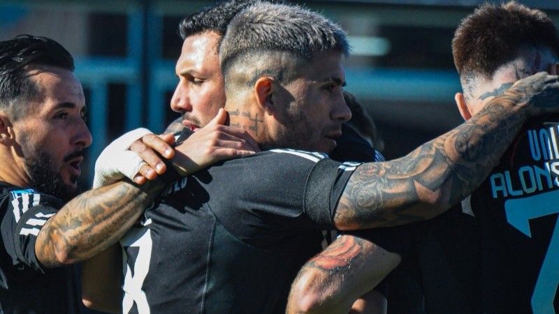 Celis festeja para el Malevo.