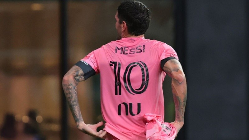 De Paul en homenaje a Messi.