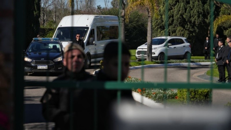 El cementerio bajo un fuerte operativo de seguridad este domingo a la mañan.&nbsp;(Alan Monzón/Rosario3).