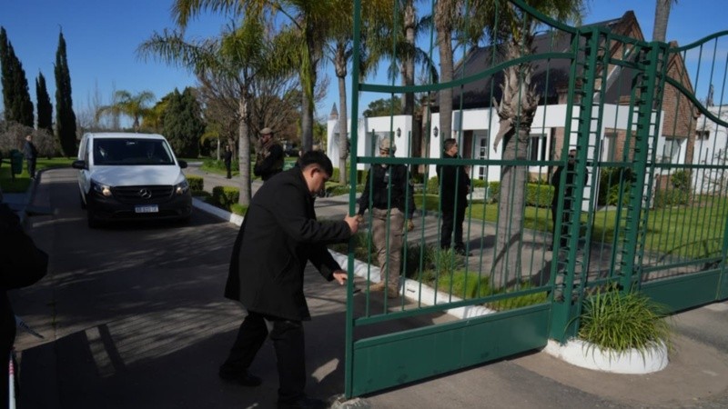 El cementerio bajo un fuerte operativo de seguridad este domingo a la mañana  (Alan Monzón/Rosario3).