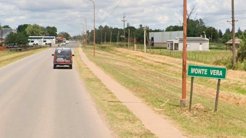 Monte Vera se encuentra a 15 kilómetros de la ciudad de Santa Fe y tiene unos 6.700 habitantes. (Google Street View)