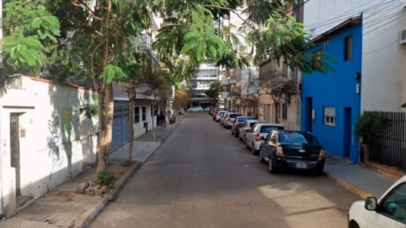 El coche estaba en Pasaje Espora al 1300. (Google Street View)