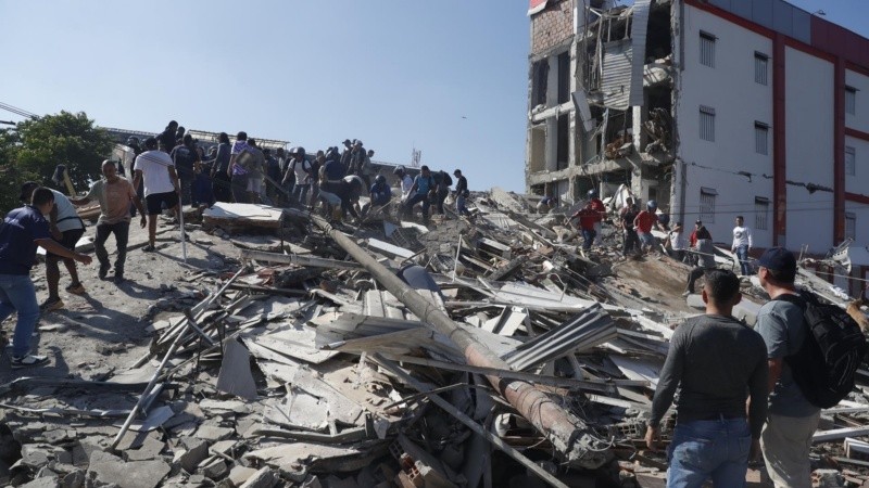 Unos 20 edificios sufrieron graves daños por consecuencia del terremoto en Cali, Colombia.