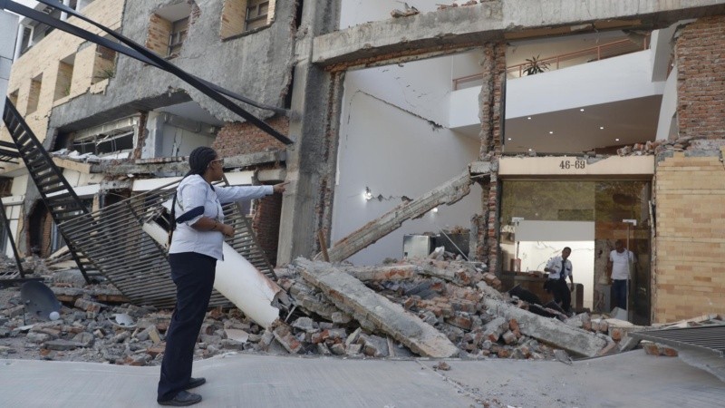 Unos 20 edificios sufrieron graves daños por consecuencia del terremoto en Cali, Colombia.