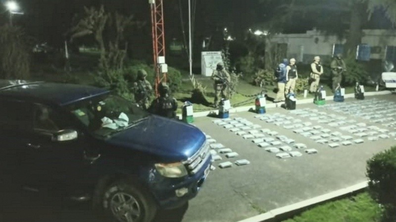 En total, fueron incautados 497 kilos de cocaína.
