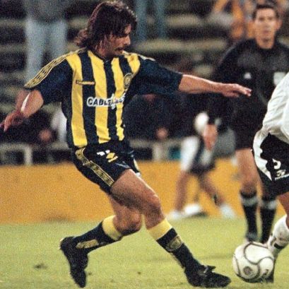 Maceratesi hizo un gol en el triunfo de Central por 3-2 ante Corinthians en el Gigante.