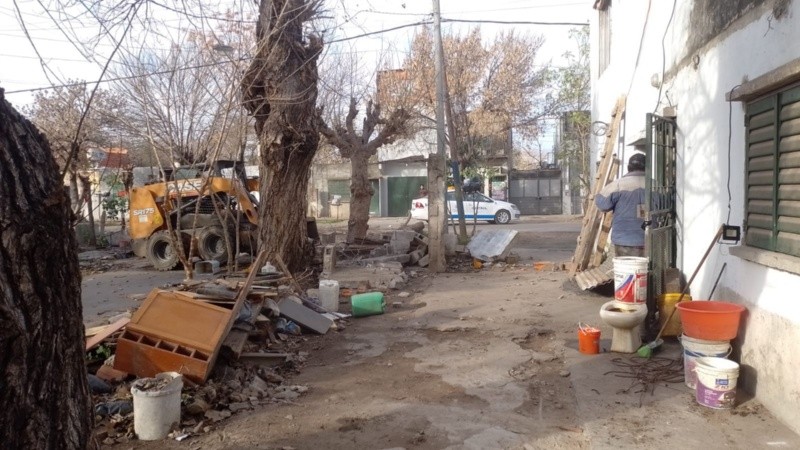 Las instalaciones impedían la circulación de otros vecinos. (Municipalidad)&nbsp;