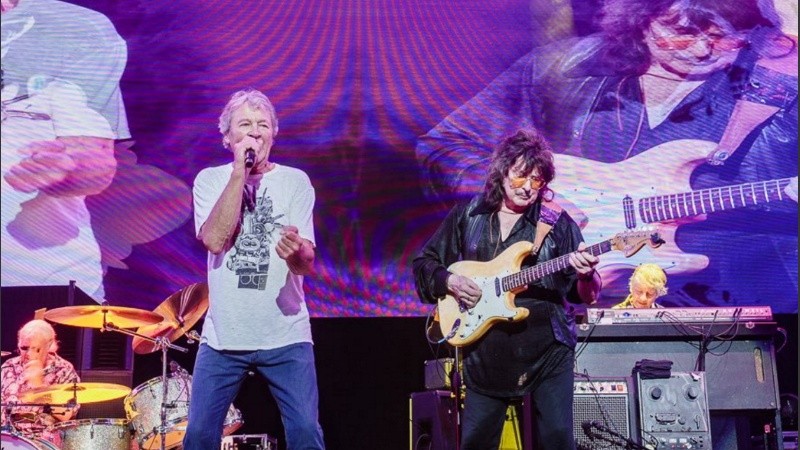 El reencuentro de  Ian Gillan  y Ritchie Blackmore en un escenario (X/@_DeepPurple)