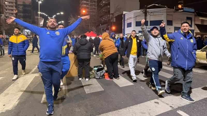 Los hinchas llegaron al Gigante con toda la ilusión (Rosario3).
