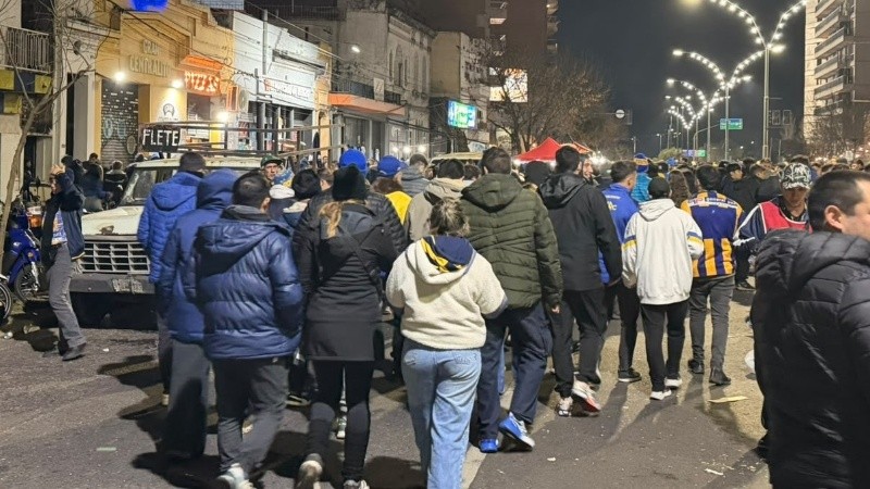 Los hinchas llegaron al Gigante con toda la ilusión (Rosario3).