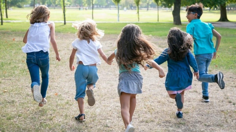 Este domingo se celebra el Día del Niño en Argentina (Magnific)