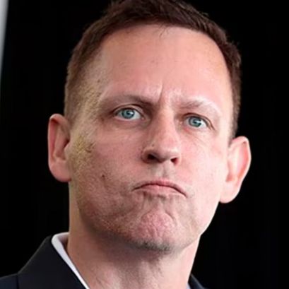 El magnate Peter Thiel compró acciones de la mayor exportadora de petróleo de Argentina.
