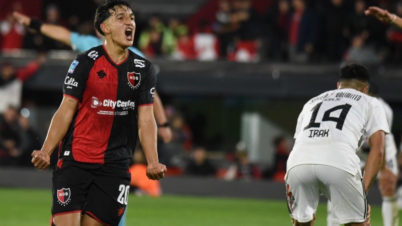 Facundo Guch fue la figura de Newell's en el triungo ante Deportivo Riestra.