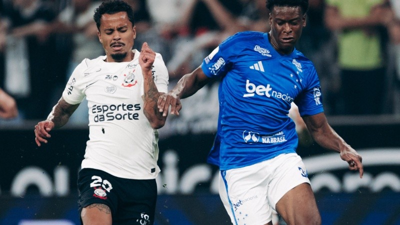 Corinthians fue local en San Pablo contra Cruzeiro: perdió 2-1.
