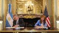 La firma del Consenso de Ginebra por parte de Argentina.