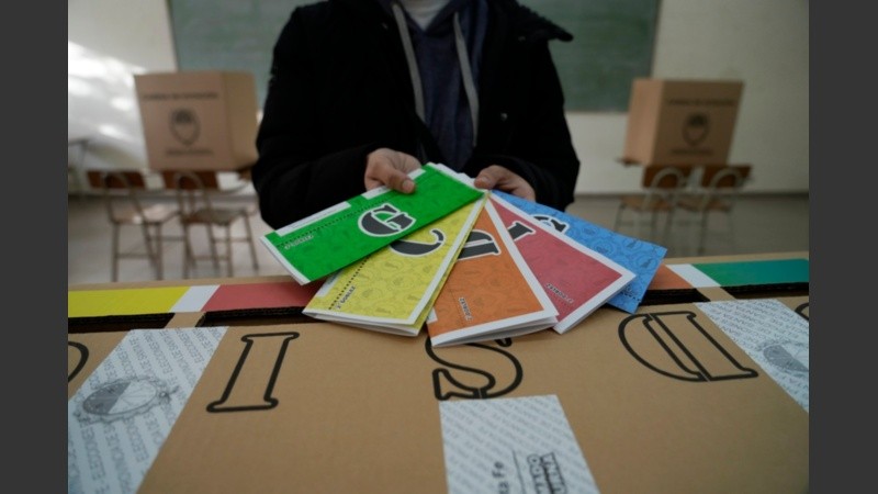 Una de las definiciones claves es cuántas boletas únicas usarán los santafesinos para votar.