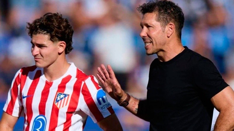 Julián Álvarez y Diego Simeone.