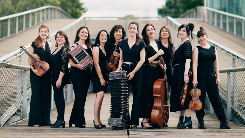 La orquesta se tango contemporánea Fleurs Noires.