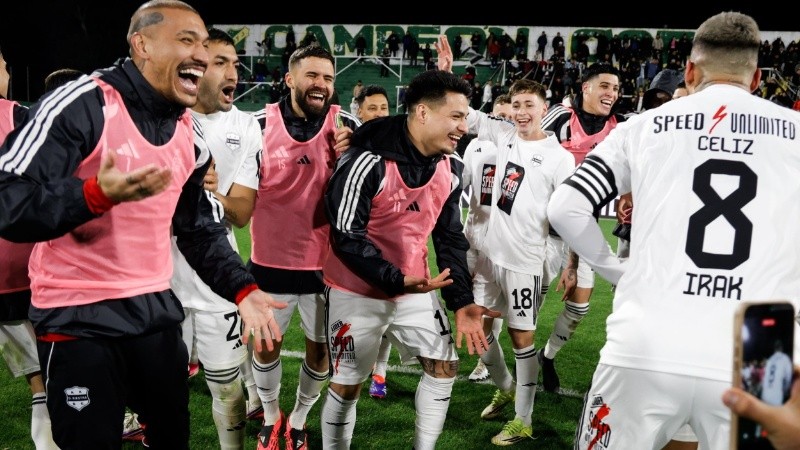 Riestra festeja, Gimnasia se hunde (CopaArgentina).