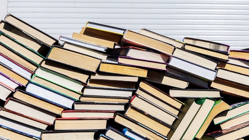 Amazon está destruyendo miles de libros para entrenar a sus modelos de inteligencia artificial.