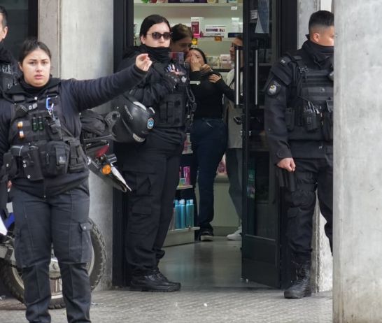 Carina fue asesinado por su ex, a plena luz del día, en su lugar de trabajo. Compañeras y clientes fueron testigos de ese horror.