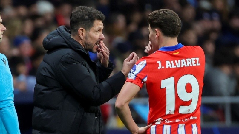 El entrenador del Atlético de Madrid también esquivó otra pregunta al final de la conferencia.