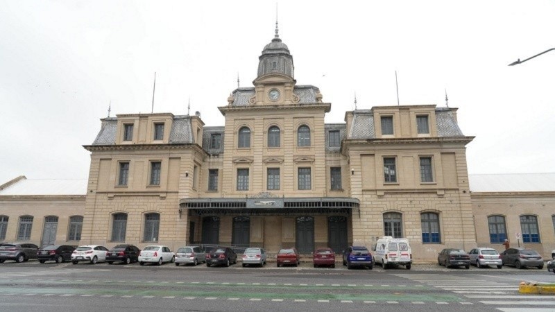 La histórica Estación Central Córdoba entra dentro de los inmuebles a privatizar.
