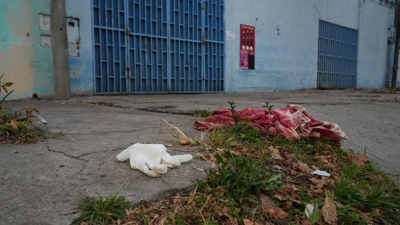 El súper de Sanguinetti y Camilo Aldao, barrio Moderno, cercano a Vía Honda. Foto: Alan Monzón.