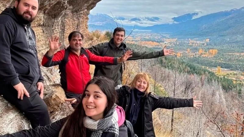 La familia sufrió la caída de su vehículo por un barranco de 80 metros en la Cuesta de Lipán, Jujuy.