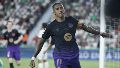 El brasileño Raphinha marcó dos en el debut. (EFE)