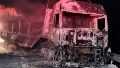 Así quedó el camión tras prenderse fuego.